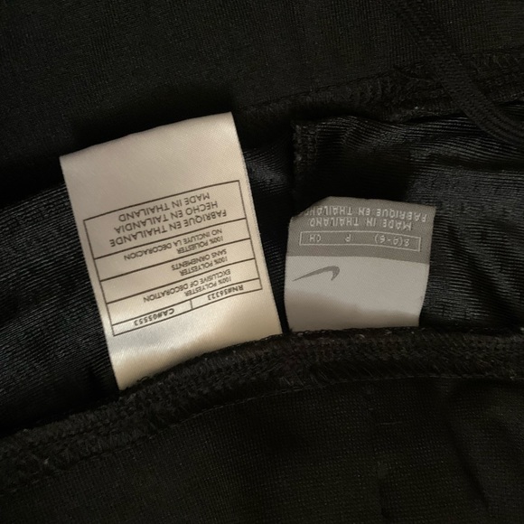 Nike - Picture 3 of 3